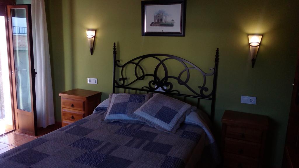 Apartamentos Rurales Casas De Los Maestros Talarrubias Esterno foto